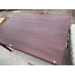 A MODERN MAHOGANY EFFECT DINING TABLE, 59x36"