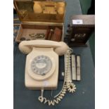 A SELECTION OF INTERESTING ITEMS TO INCLUDE A RETRO WALL TELEPHONE, A 1920s WOODEN DESK CALENDAR ETC