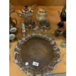 AN ASSORTMENT OF SILVER PLATE TO INCLUDE A SUGAR SHAKER, BISCUIT BARREL ETC