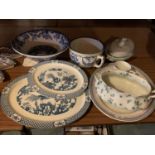 VARIOUS ITEMS OF CERAMICS TO INCLUDE A LARGE CUP, PLATES ETC