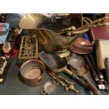 VARIOUS ITEMS TO INCLUDE A BRASS COAL BUCKET, COMPANION SETS, TRIVETS ETC