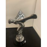 A CHROME 'SPIRIT OF ECSTACY' ON A MARBLE BASE H:35CM