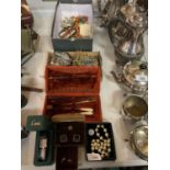 VARIOUS ITEMS OF COSTUME JEWELLERY TO INCLUDE SOME BOXED