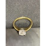 AN 18 CARAT YELLOW GOLD DIAMOND RING TOTAL GOLD WEIGHT 3.5 GRAMS DIAMOND WEIGHT 0.85 CARATS SHAPE