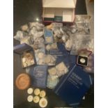 A CARTON CONTAINING A LARGE MIXED LOT OF COINS , PREDOMINANTLY UK .