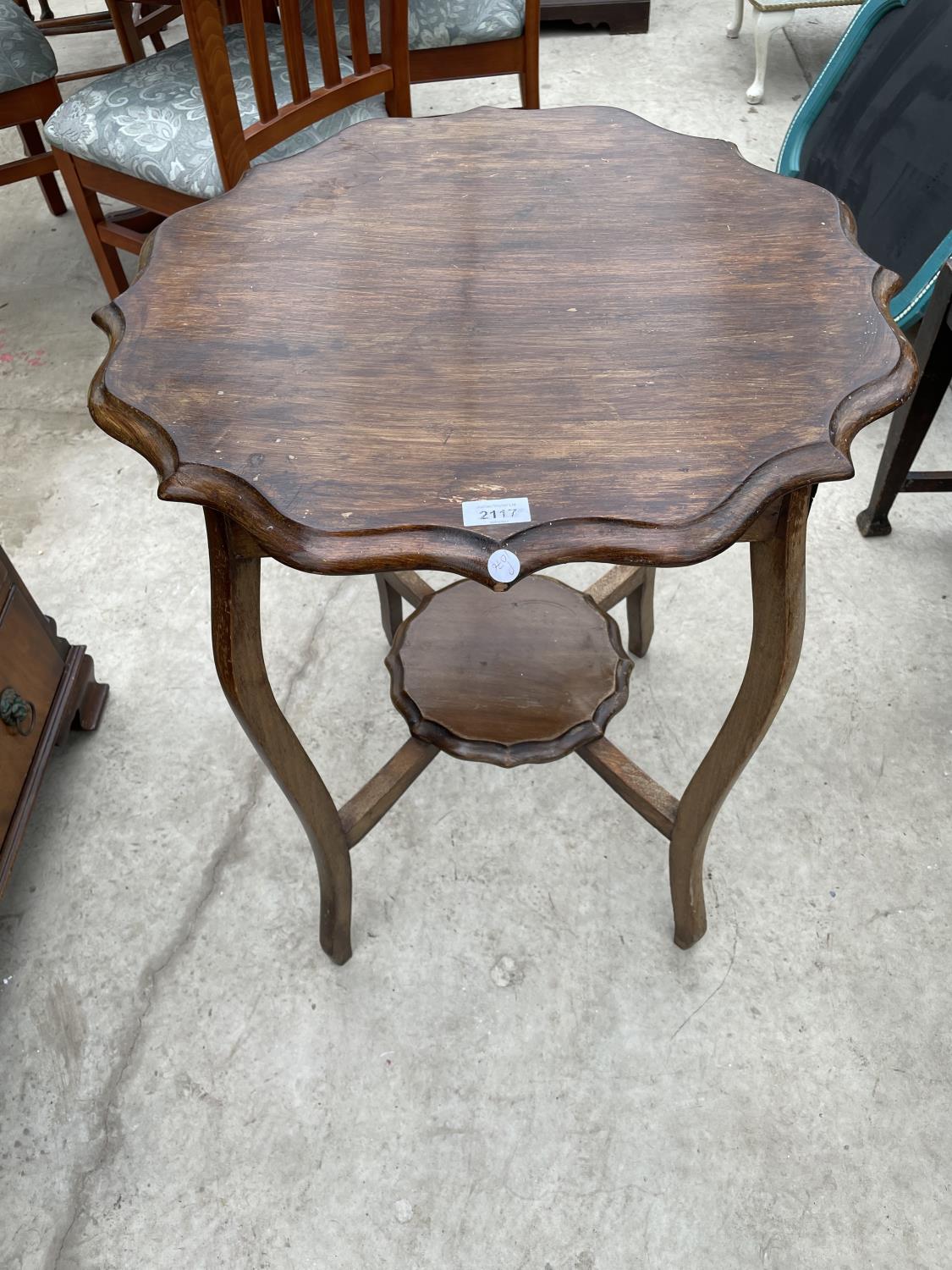 AN EDWARDIAN TWO TIER OCCASIONAL TABLE, 23" DIAMETER