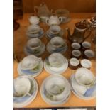 AN ORIENTAL TEA SET TO INCLUDE EIGHT TRIOS AND A FURTHER ROYAL WORCESTER TEA POT AND CUPS