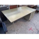 A MID 20TH CENTURY SINGLE PEDESTAL METAL DESK, 60x33"