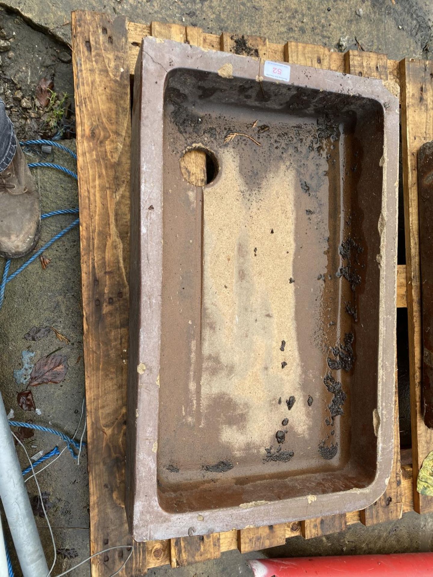 A BROWN GLAZED TROUGH 24" X 18" NO VAT - Image 2 of 2