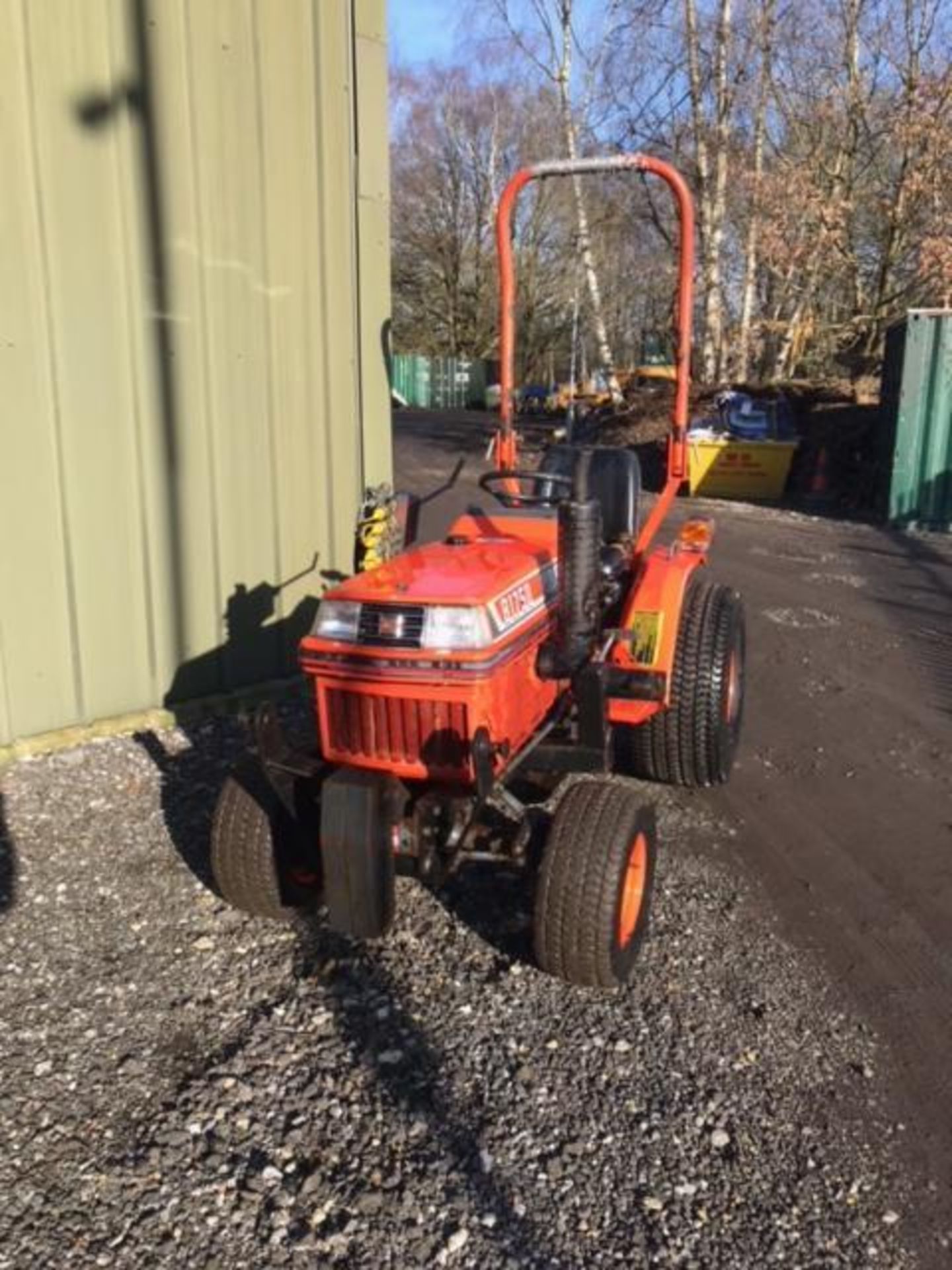 KUBOTA B1750 COMPACT TRACTOR SERIAL NO 67588 WITH LEWIS FORE END LOADER LEWIS BACK ACTOR (BOTH TAKEN