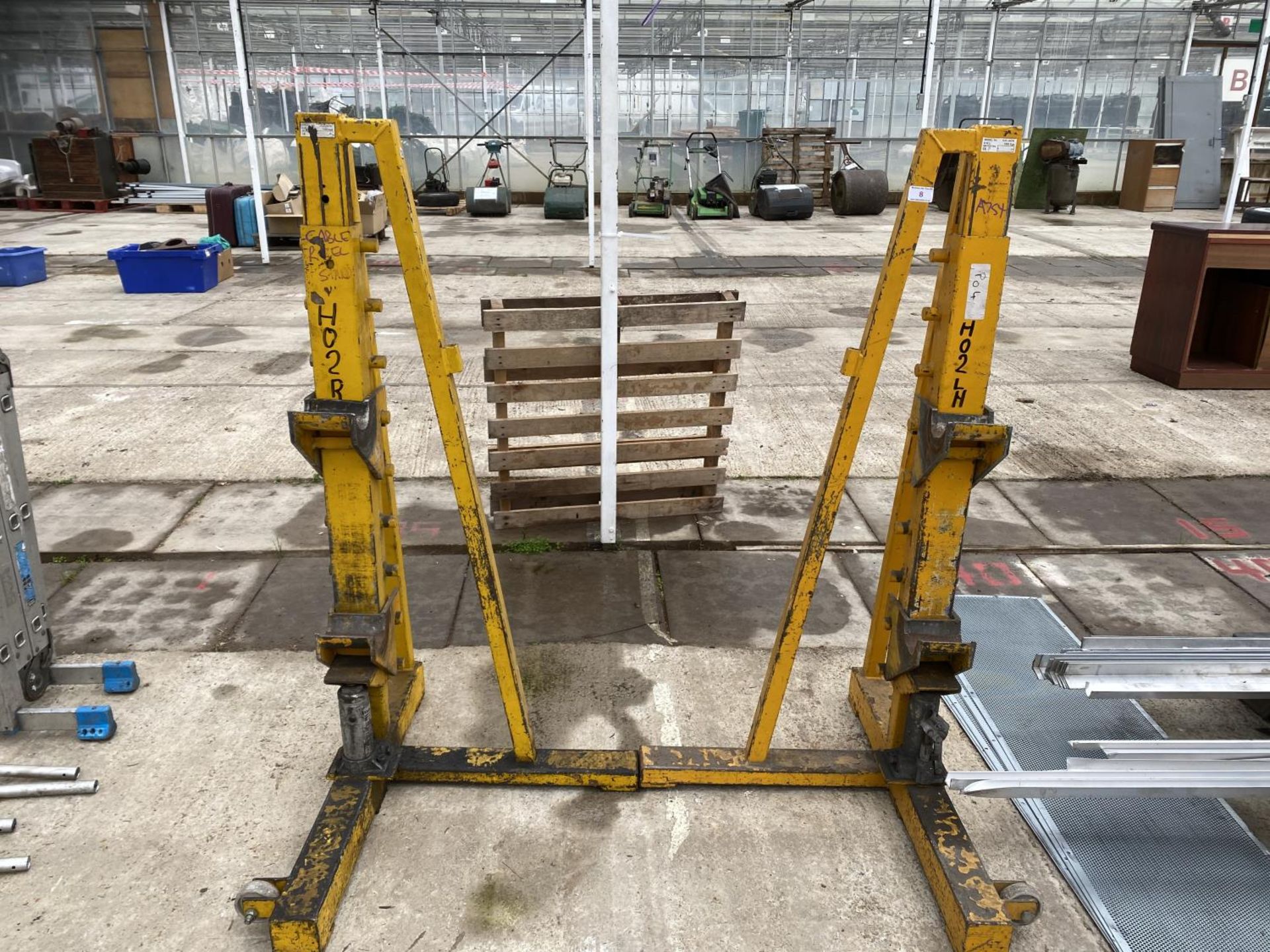 A CABLE REEL STAND WITH TWO JACKS - NO VAT