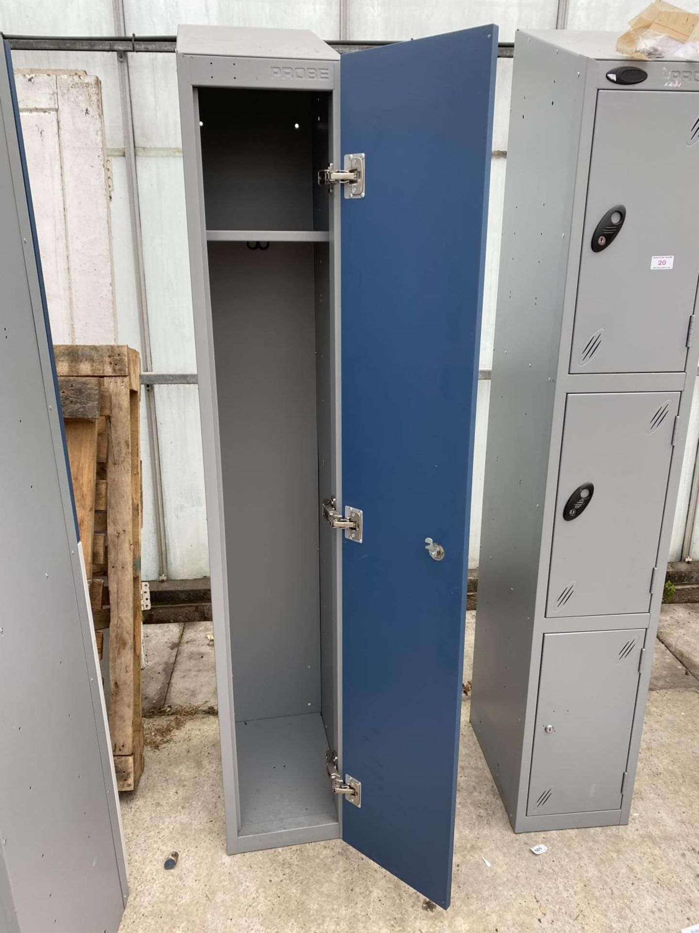 A 6FT HIGH LOCKER WITH KEY +VAT - Image 2 of 2