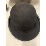 A VINTAGE BOWLER HAT BY CERES