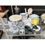 A LARGE ASSORTMENT OF ITEMS TO INCLUDE A CAKE STAND, TEAPOTS AND BOWLS ETC