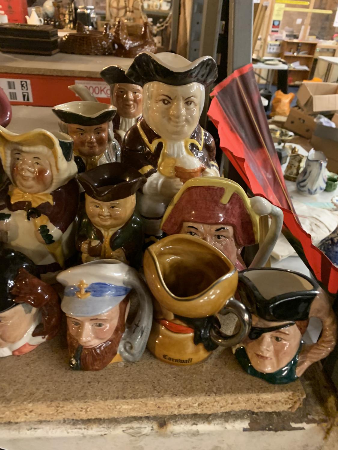 A LARGE COLLECTION OF VARIOUS TOBY JUGS - Image 3 of 5