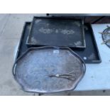 AN ASSORTMENT OF VINTAGE ITEMS TO INCLUDE TWO DECORATIVE WOODEN TRAYS, A SILVER PLATE TRAY ETC