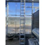 A 28 RUNG TWO SECTION EXTENDABLE LADDER