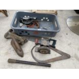 AN ASSORTMENT OF VINTAGE TOOLS TO INCLUDE A SNOOKER IRON, SANDER AND BENCH GRINDER ETC