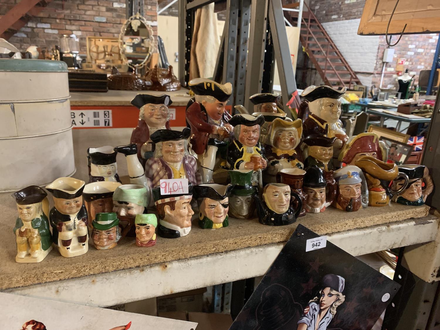 A LARGE COLLECTION OF VARIOUS TOBY JUGS - Image 2 of 5