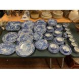 A LARGE COLLECTION OF COPELAND SPODE 'ITALIAN' DINNER WARE