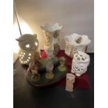 VARIOUS OWL COLLECTION ITEMS TO INLCUDE A LIGHT, A VASE, PLANT POT, FIVE OWLS ON A WOODEN PLINTH AND