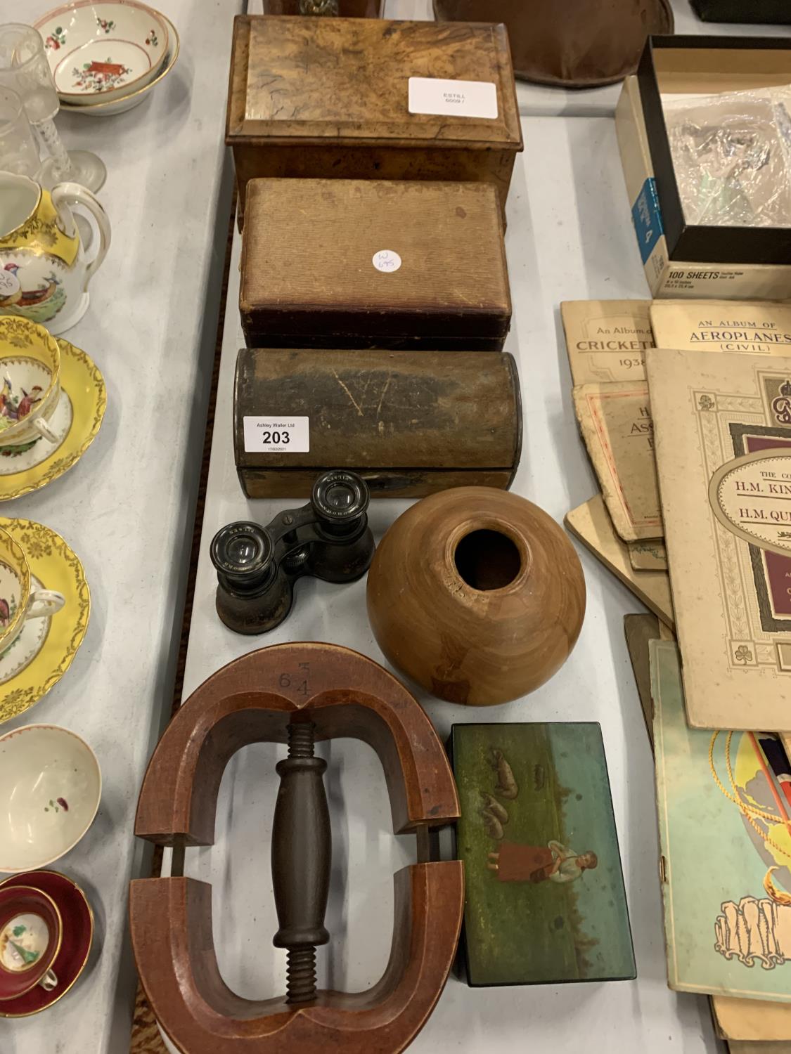 VARIOUS VINTAGE WOODEN BOXES TO INCLUDE A PAIR OF BINOCULARS AND A HAT STRETCHER