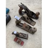FIVE VINTAGE WOOD PLANES OF VARIOUS SIZES TO INCLUDE A STANLEY
