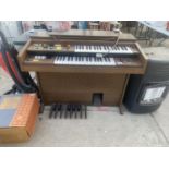 A YAMAHA ELECTONE ELECTRIC ORGAN