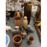 AN ASSORTMENT OF STUDIO POTTERY ITEMS