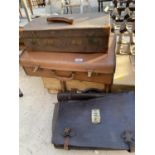 AN ASSORTMENT OF VINTAGE TRAVEL CASES