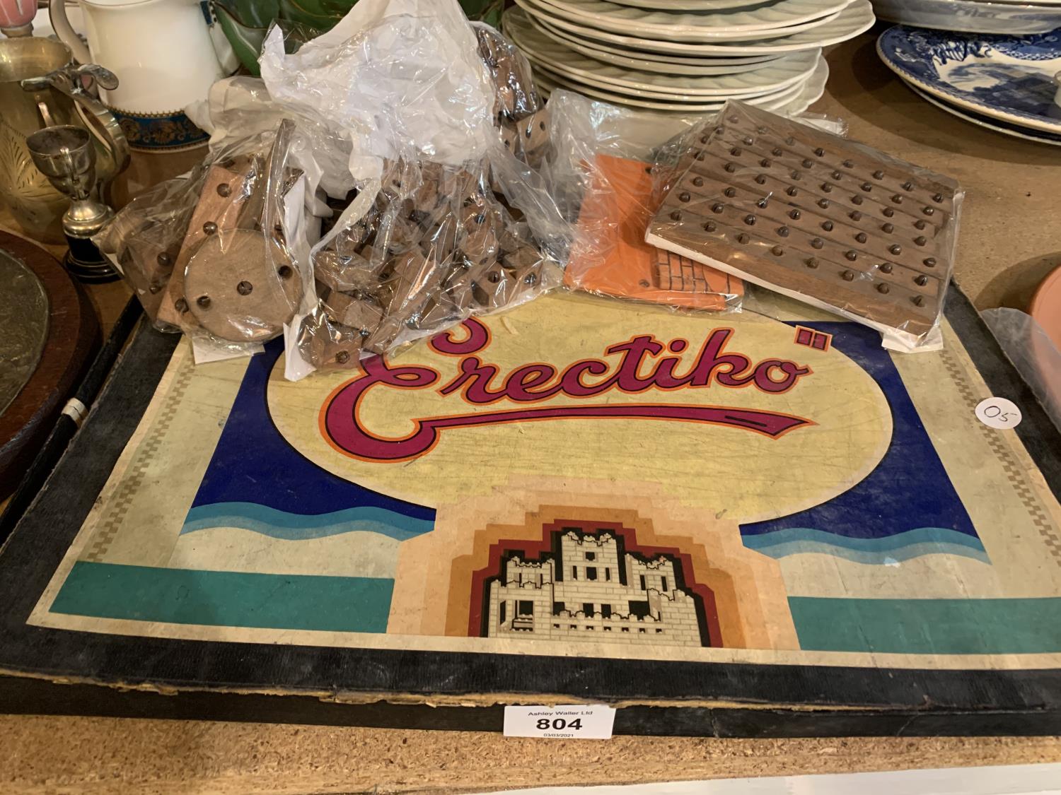 A VERY RARE 1920'S BUILDING GAME 'ERECTIKO'