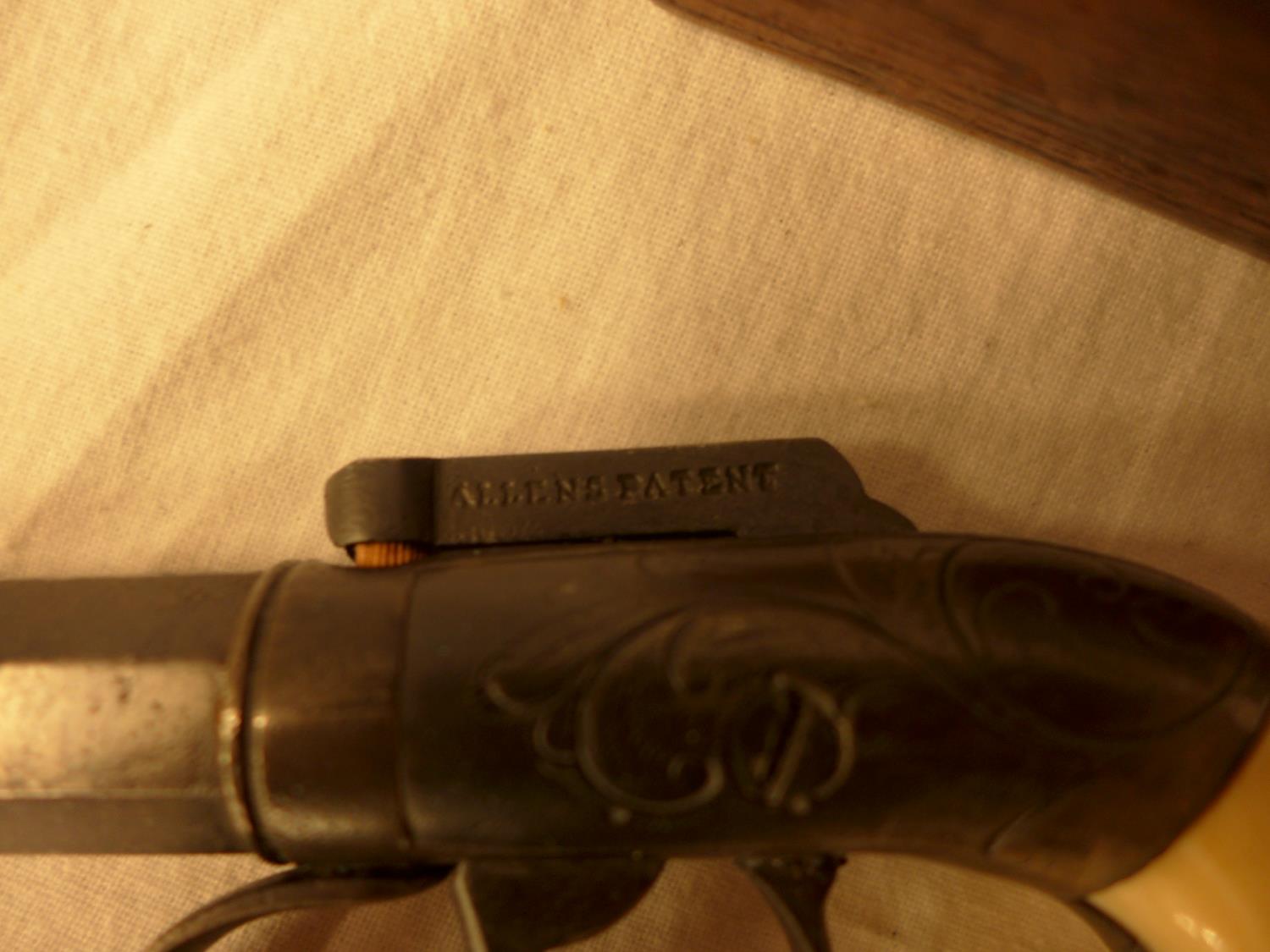 A CASED ALLEN AND THURBER DOUBLE ACTION BAR HAMMER TURN OFF 2 INCH PERCUSSION CAP MUFF PISTOL WITH - Image 3 of 4