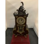 A GUSTAV BECKER MANTEL CLOCK WITH BRASS DETAIL (H:49CM DIAL DIAMETER:11CM)