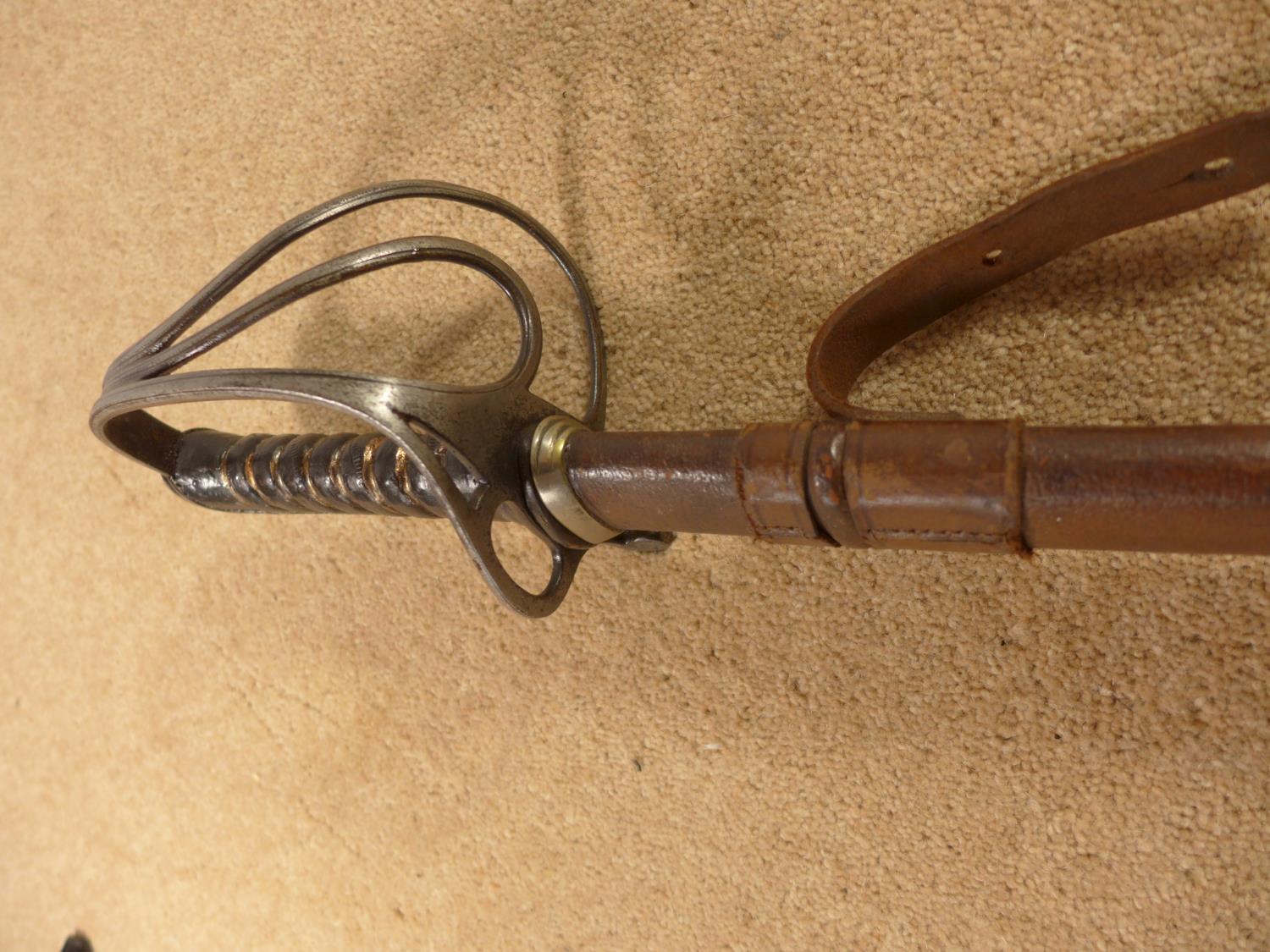 A VICTORIAN INFANTRY OFFICERS SWORD, 91CM BLADE WITH LEATHER SCABBARD - Image 9 of 10