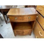 A GEORGIAN STYLE MAHOGANY SIDE CABINET WITH TWO DRAWERS, TWO CUPBOARDS, SLIDE AND OPEN CENTRE