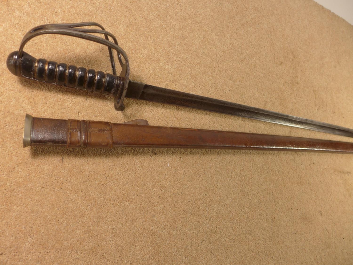 A VICTORIAN INFANTRY OFFICERS SWORD, 91CM BLADE WITH LEATHER SCABBARD - Image 6 of 10