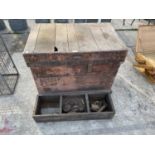 A LARGE WOODEN VINTAGE TOOL CHEST TO INCLUDE THE CONTENTS OF HAND TOOLS