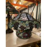 A TIFFANY STYLE TABLE LAMP