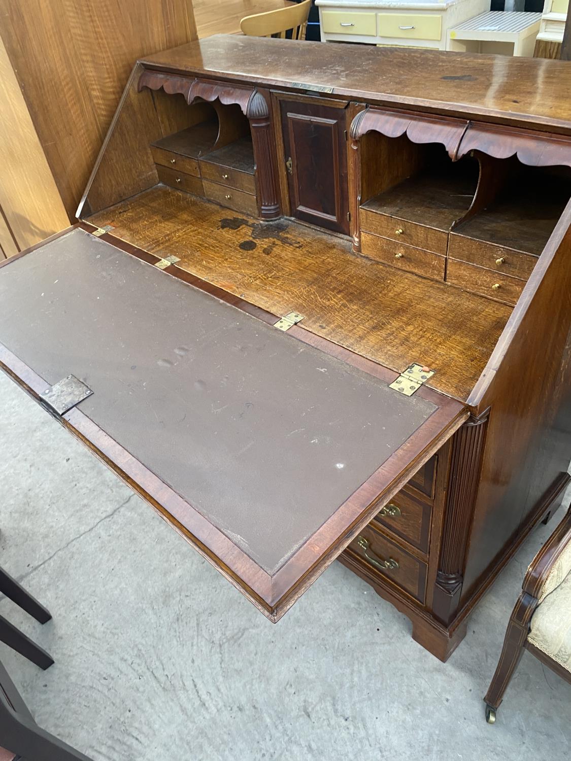 A GEORGE III OAK AND CROSSBANDED FALL FRONT BUREAU WITH FITTED INTERISOR, 45.5" WIDE - Image 6 of 8