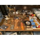 AN ASSORTMENT OF ITEMS TO INCLUDE BRASS WARE, STAINLESS STEEL, ETC