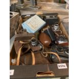 A LARGE SELECTION OF VINTAGE AND RETRO CAMERAS TO INCLUDE A ROLLEICORD AND A BOXED BUTTERFIELD FOCUS