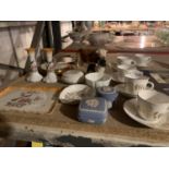 AN ASSORTMENT OF VARIOUS ITEMS TO INCLUDE VICTORIAN TEA CUPS AND SAUCERS MARKED 1884 AND TWO BLUE