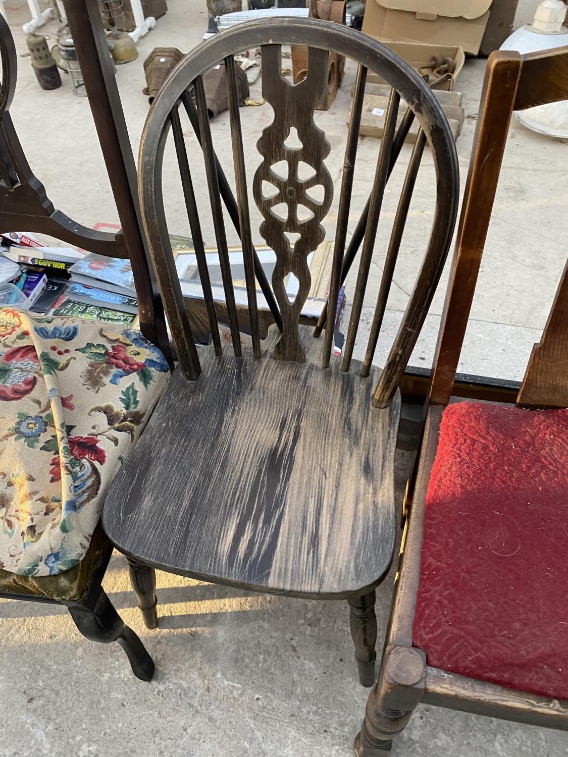 A PAIR OF EDWARDIAN CHAIRS AND THREE OTHERS - Image 5 of 6