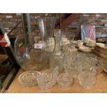 AN ASSORTMENT OF GLASS WARE TO INCLUDE CUT GLASS AND THREE MODERN VASES