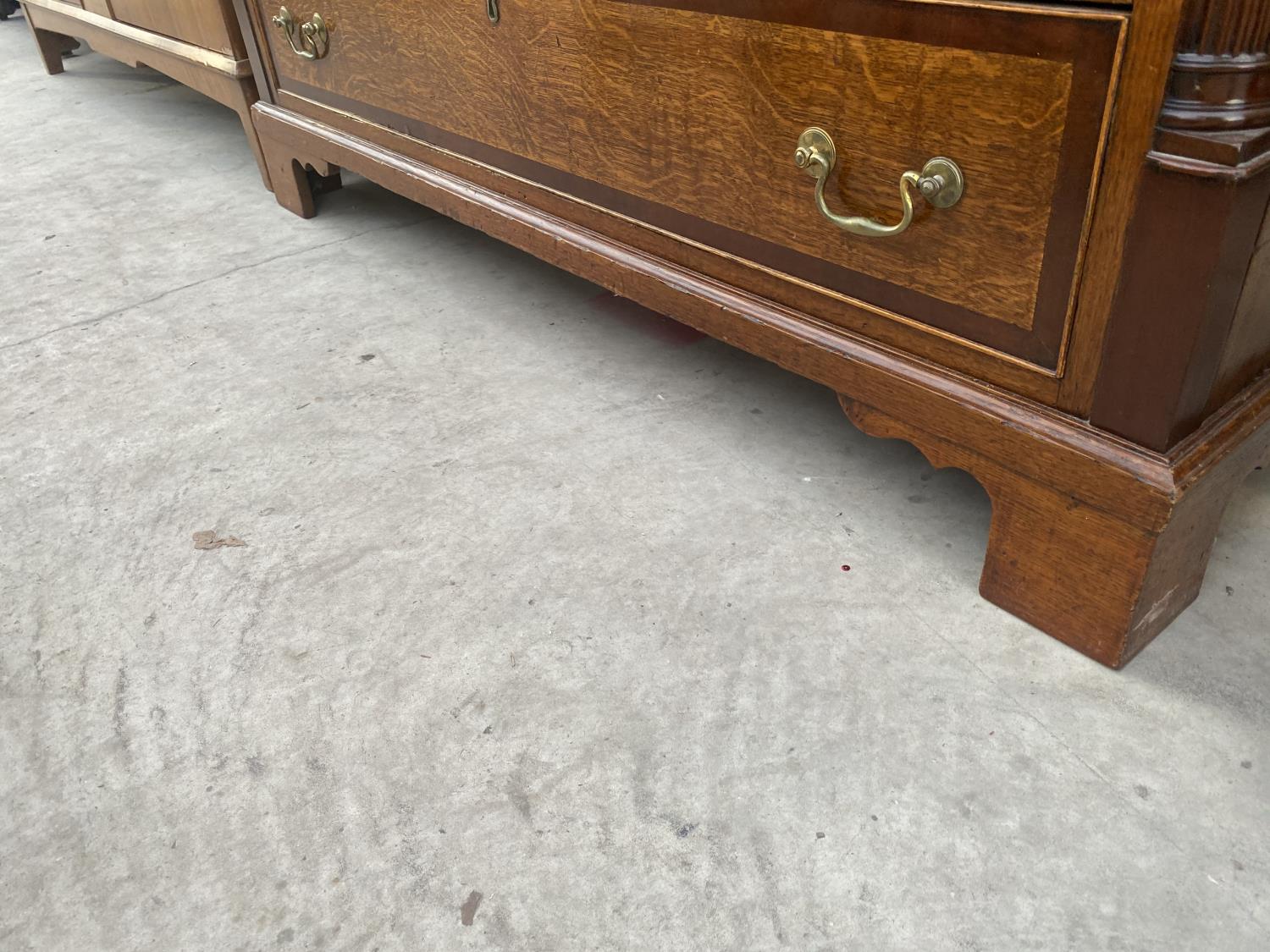 A GEORGE III OAK AND CROSSBANDED FALL FRONT BUREAU WITH FITTED INTERISOR, 45.5" WIDE - Image 4 of 8