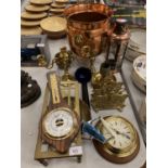 A COLLECTION OF ASSORTED ITEMS TO INCLUDE BRASS AND COPPER WARE, SMALL BAROMETER, WALL CLOCK ETC
