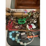 A QUANTITY OF COSTUME JEWELLERY TO INCLUDE SEVERAL NECKLACES