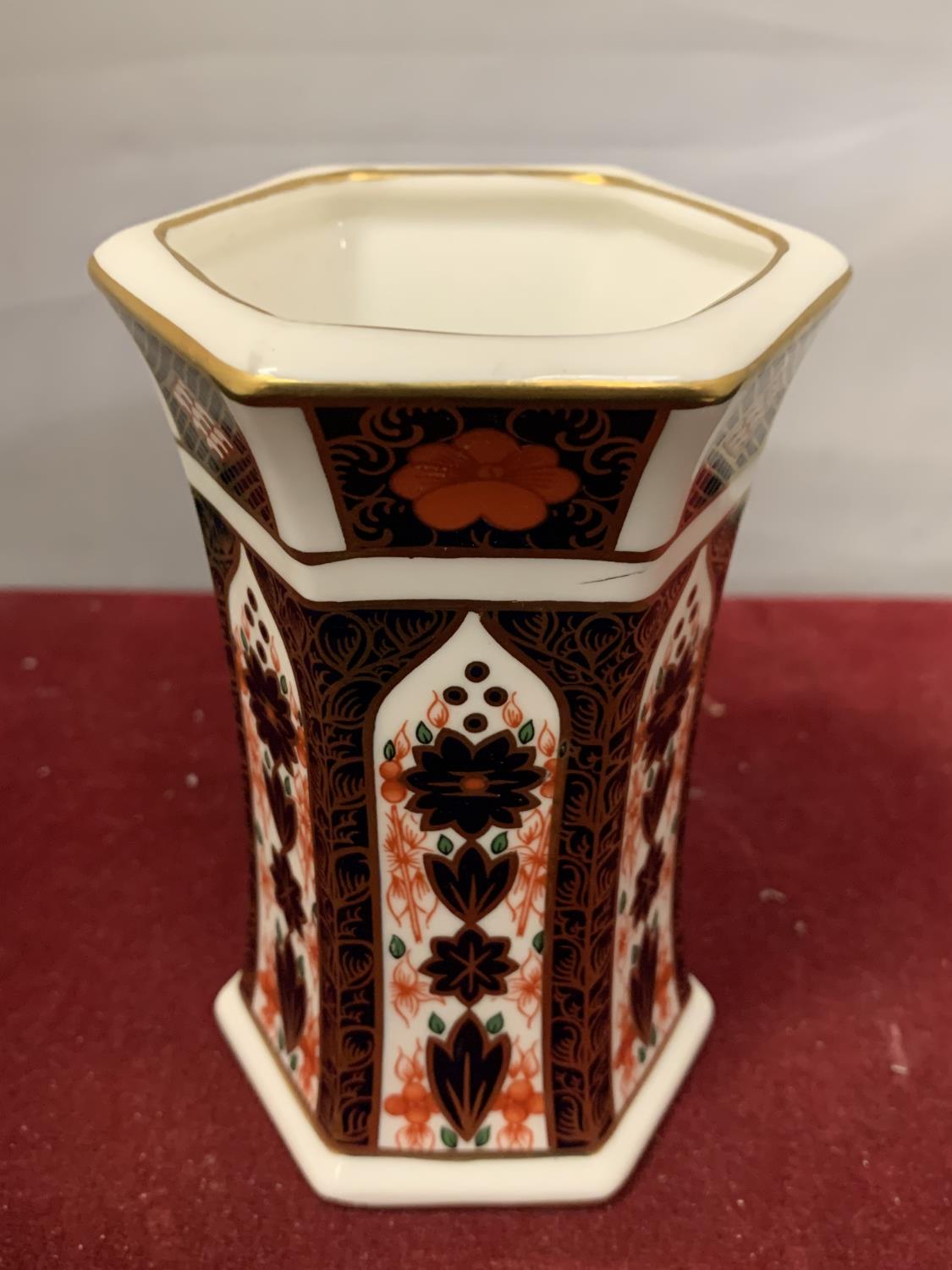 A ROYAL CROWN DERBY HEXAGONAL VASE APPROXIMATELY 11CM TALL