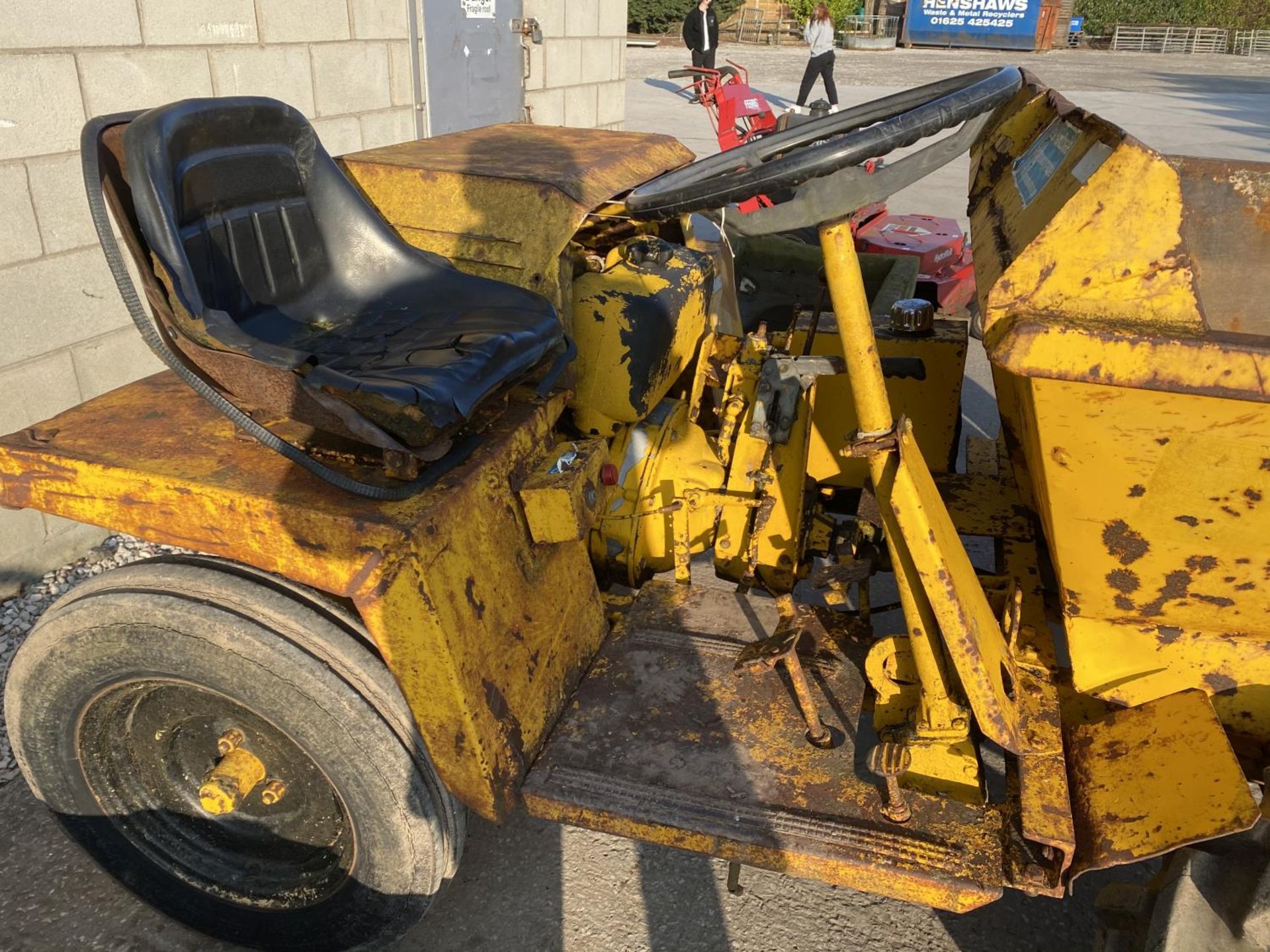 A BENFORD 1.2 TONNE DUMPER WITH SINGLE CYLINDER DEUTZ ENGINE GOOD RUNNER - NO VAT - Image 5 of 5