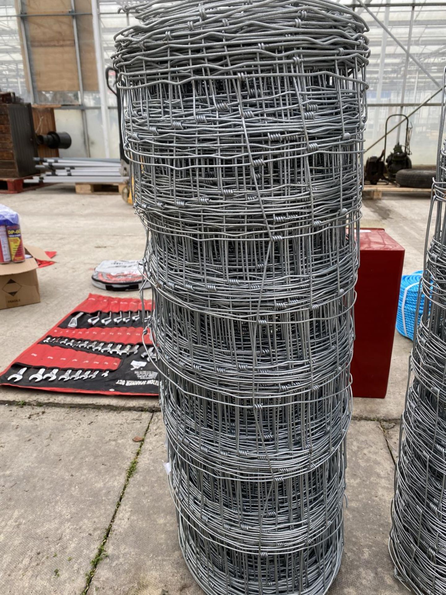 A 100 METRE ROLL OF HIGH TENSILE SHEEP NETTING +VAT